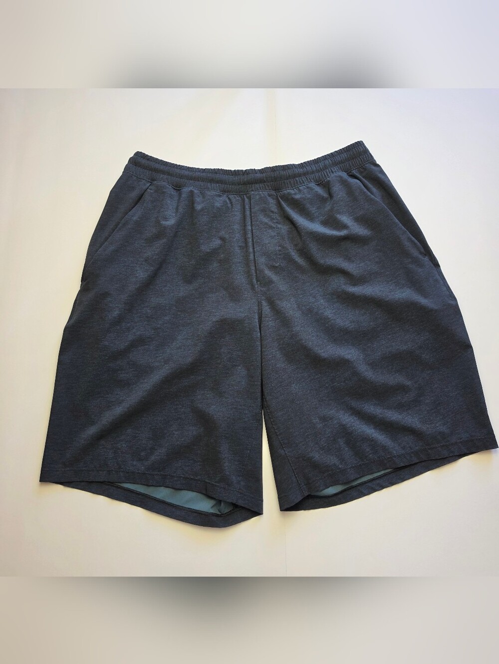 Lululemon Men's Pace Breaker Active Shorts Heathered Navy Blue ~ Large